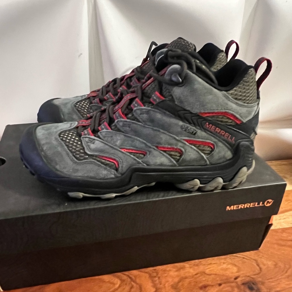 Merrell Moab ll hiking Men's Athletic Gray and Red boots